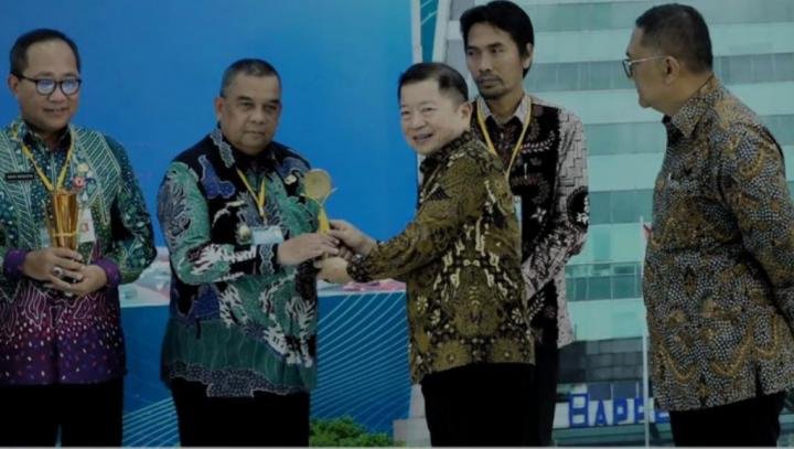 Riau Raih Penghargaan Provinsi Khusus Ekonomi Hijau dan Rendah Karbon